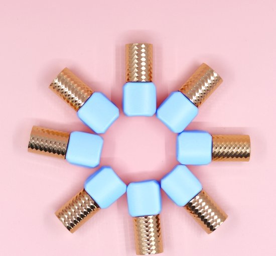 LOW HUMIDITY LASH EXTENSION ADHESIVE